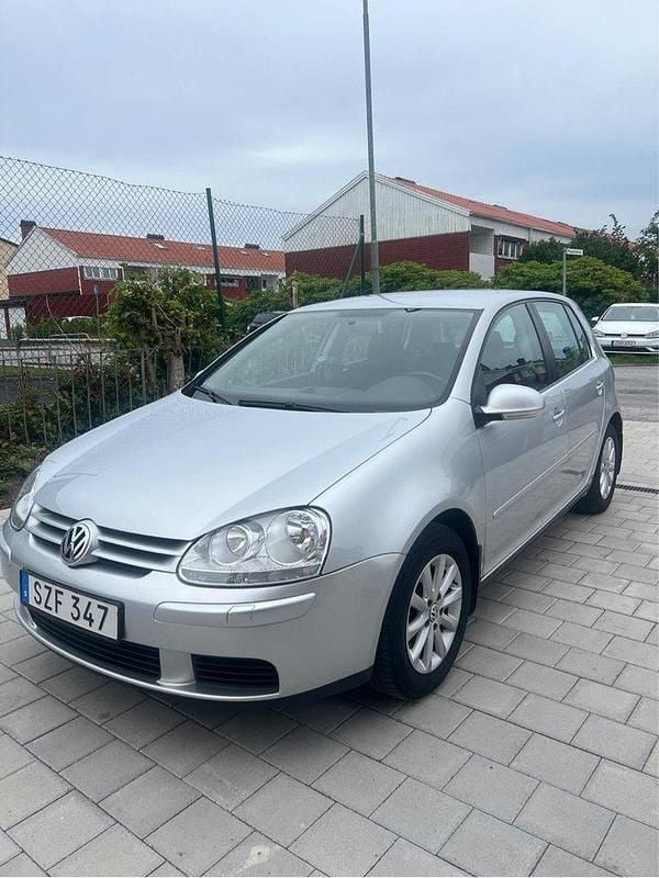 Silver Begagnad 2007 VW Golf V Trendline Halvkombi | 89 000 kr (Dyr) - Bild 1/4