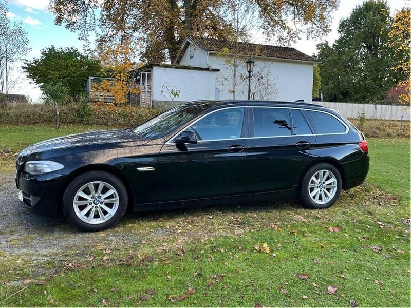 Svart Begagnad 2011 BMW 520 Kombi | 97 000 kr (Bra pris) - Bild 1/4