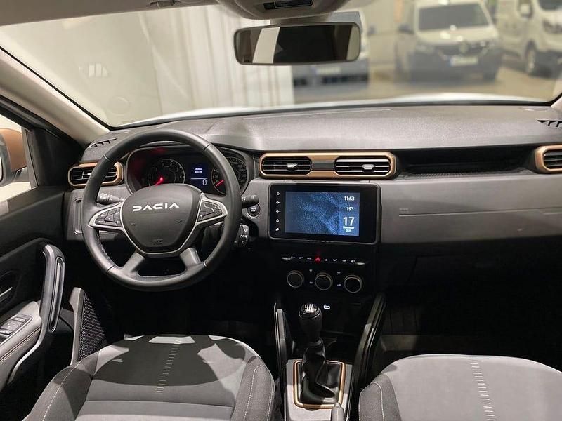 Begagnad Dacia Duster Extreme 151 HK (111 kW) 2024 Vit SUV