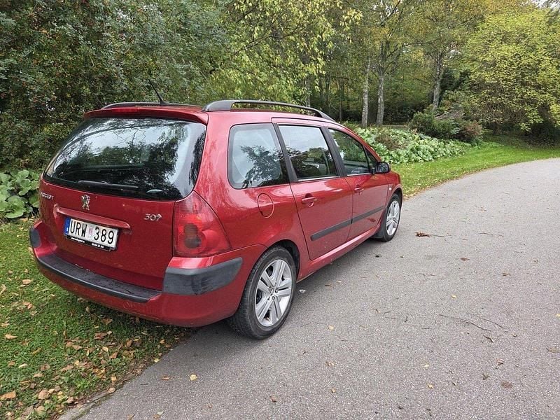 Begagnad Peugeot 307 136 HK (100 kW) 2004 Röd Kombi