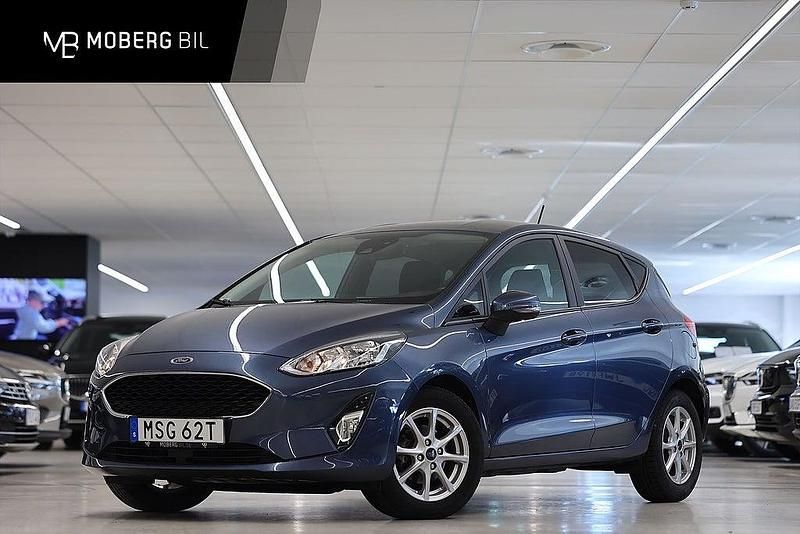 Blå Begagnad 2019 Ford Fiesta Trend Halvkombi | 159 900 kr (Marknadspris) - Bild 1/2