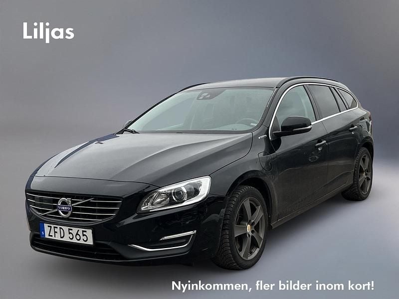 Svart Begagnad 2018 Volvo V60 Momentum Kombi | 205 000 kr (Marknadspris) - Bild 1/3