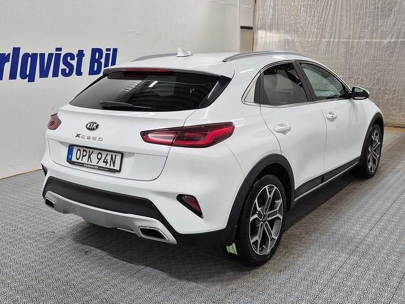 Begagnad Kia XCeed Advance 105 HK (77 kW) 2020 Vit metallic SUV