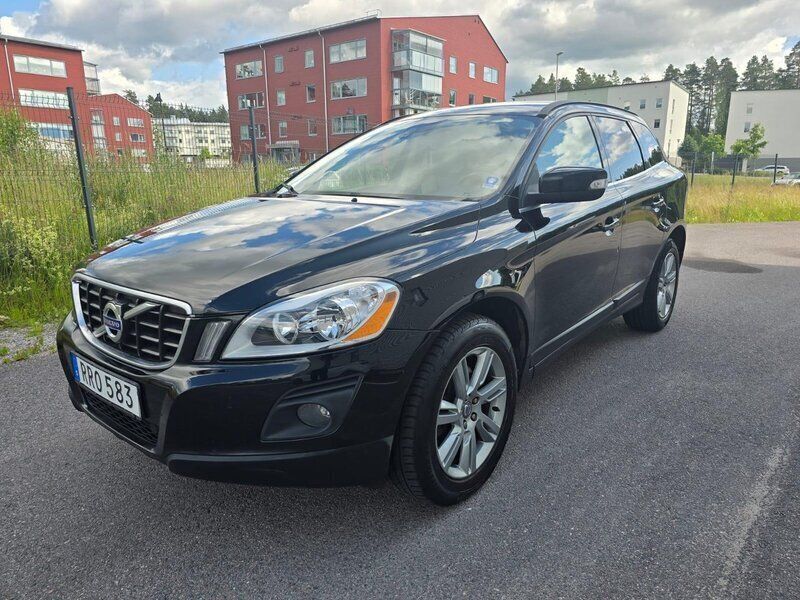 Svart Begagnad 2010 Volvo XC60 Momentum SUV | 76 000 kr (Marknadspris) - Bild 1/4