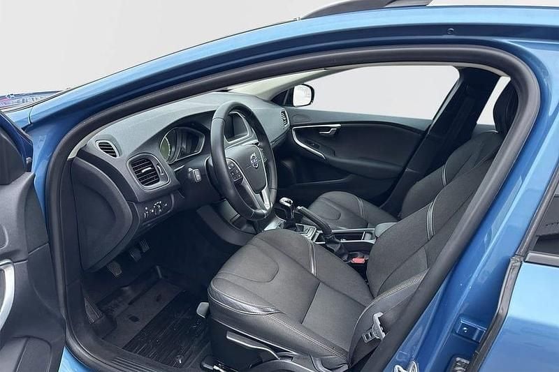 Begagnad Volvo V40 CC Business Edition 116 HK (85 kW) 2015 Blå Kombi
