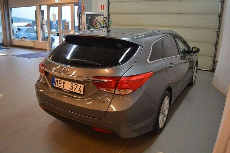 Begagnad Hyundai i40 177 HK (130 kW) 2011 Silver Kombi