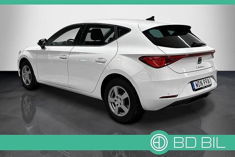Begagnad Seat Leon Style 110 HK (80 kW) 2020 Vit Halvkombi