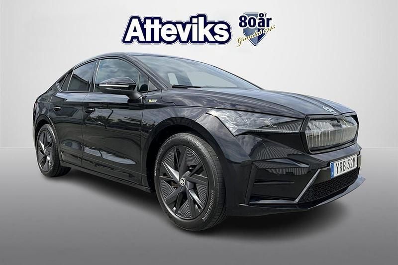Svart Begagnad 2023 Skoda Enyaq iV RS SUV | 439 900 kr (Superpris) - Bild 1/4
