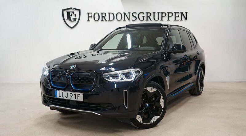 Svart Begagnad 2020 BMW iX3 Shadowline SUV | 414 800 kr (Dyr) - Bild 1/4