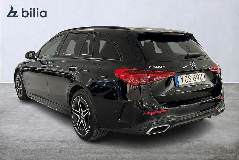 Begagnad Mercedes C300e AMG 204 HK (150 kW) 2022 Svart Kombi