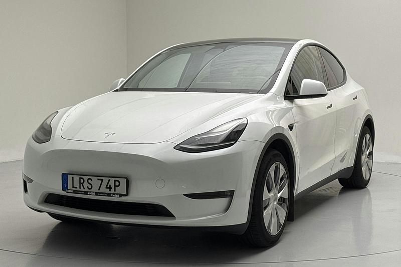 Vit Begagnad 2024 Tesla Model Y SUV | 429 000 kr (Bra pris) - Bild 1/4