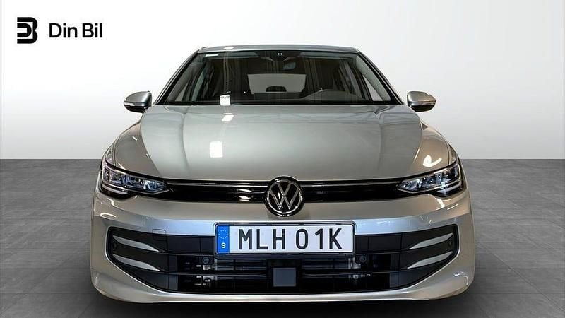 Begagnad VW Golf VIII Life 150 HK (110 kW) 2025 Silver Kombi