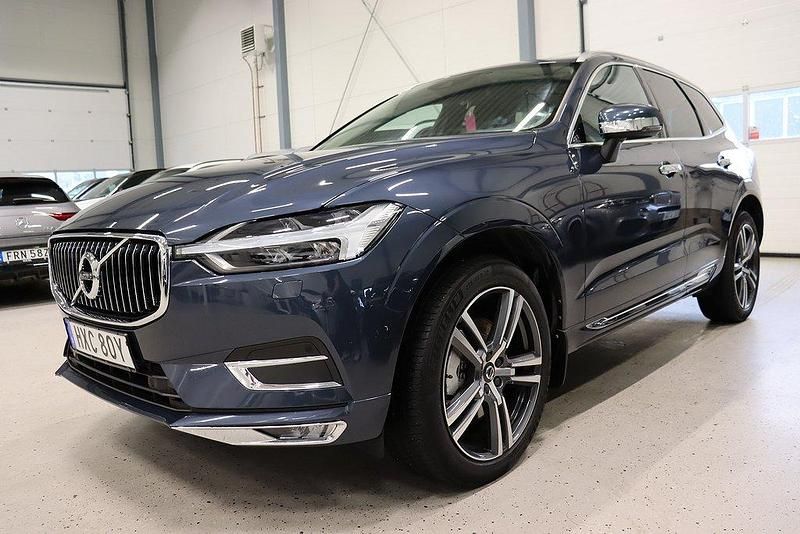 Mörkblå Begagnad 2020 Volvo XC60 Inscription SUV | 409 400 kr (Lite dyr) - Bild 1/4