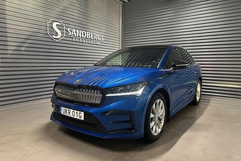 Blå Begagnad 2023 Skoda Enyaq iV RS SUV | 344 500 kr (Bra pris) - Bild 1/4