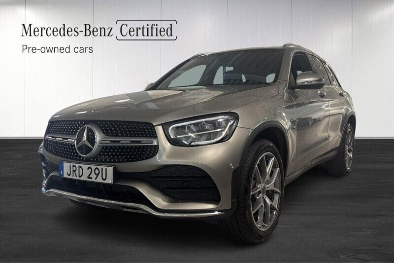 Silver Begagnad 2020 Mercedes GLC300e SUV | 424 900 kr (Lite dyr) - Bild 1/4