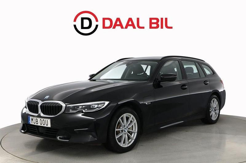 Begagnad BMW 330 Sport Line 292 HK (214 kW) 2022 Svart Kombi