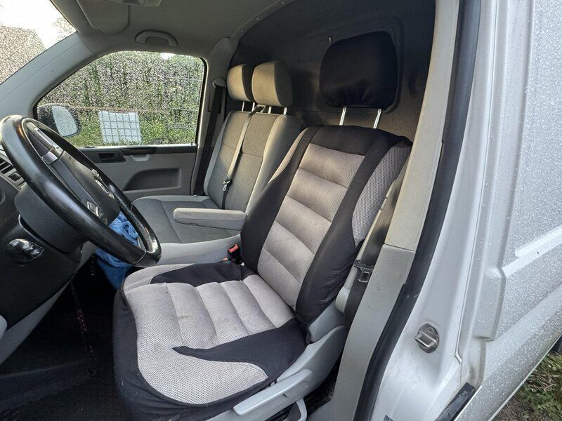 Vit Begagnad 2014 VW T5 Van | 110 000 kr (Marknadspris) - Bild 1/4