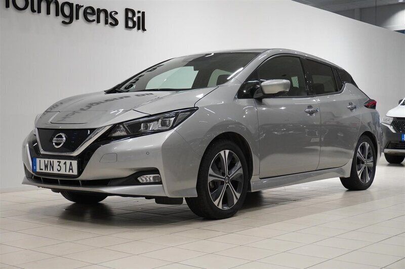 Grå/silver Begagnad 2021 Nissan Leaf Tekna Halvkombi | 184 900 kr (Bra pris) - Bild 1/4