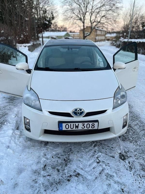 Begagnad 2009 Toyota Prius Halvkombi | 75 000 kr (Marknadspris) - Bild 1/4