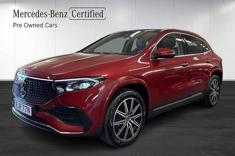 Röd Begagnad 2024 Mercedes EQA300 AMG SUV | 529 800 kr - Bild 1/4