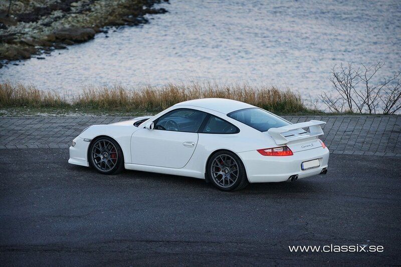Begagnad 2005 Porsche 911 Carrera S Sportkupé | 690 000 kr (Dyr) - Bild 1/4