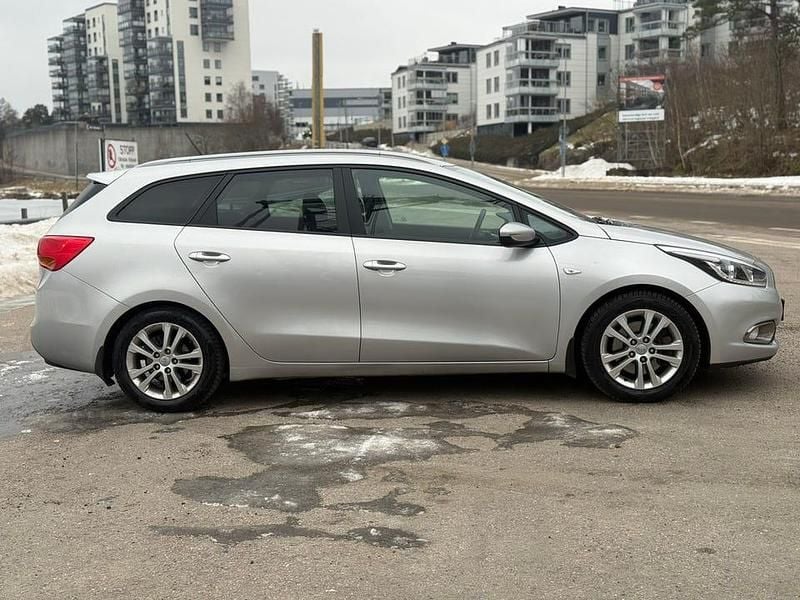 Begagnad Kia Ceed Sportswagon 90 HK (66 kW) 2014 Kombi