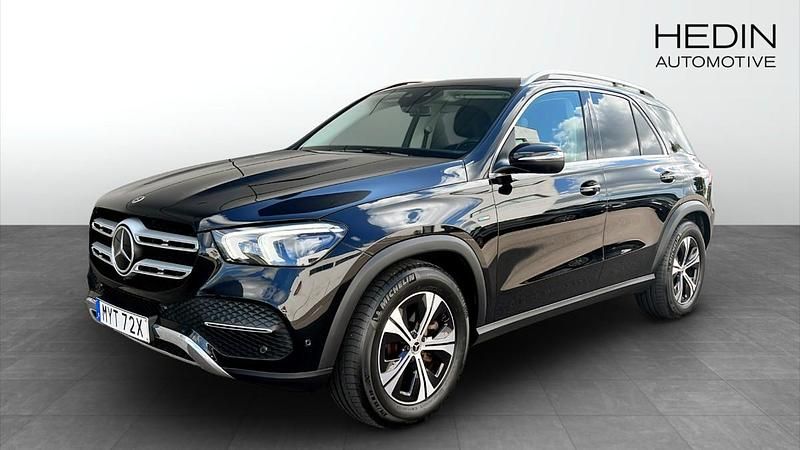 Svart (black) Begagnad 2021 Mercedes GLE350 SUV | 525 000 kr - Bild 1/4