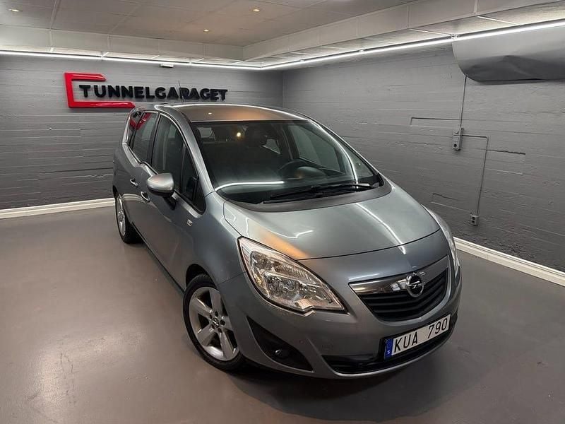 Begagnad Opel Meriva Enjoy 140 HK (102 kW) 2010 Grå Minibuss