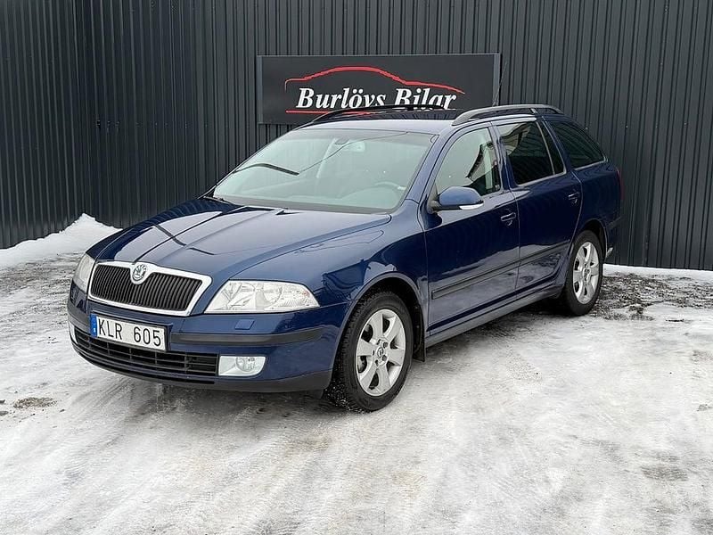 Blå Begagnad 2008 Skoda Octavia Kombi | 32 800 kr (Marknadspris) - Bild 1/4