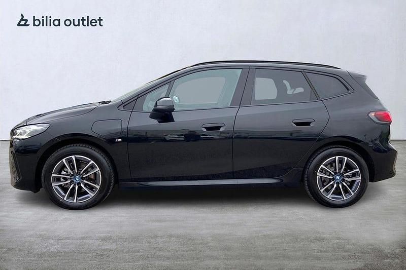 Begagnad BMW 225 Active Tourer M Sport 245 HK (180 kW) 2025 Svart Minibuss