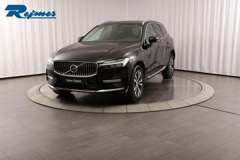 Svart Begagnad 2022 Volvo XC60 Core SUV | 439 900 kr (Superpris) - Bild 1/4