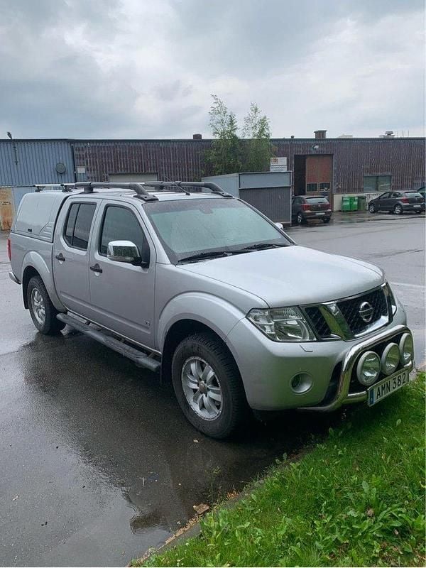 Silver Begagnad 2014 Nissan Navara Pickup | 149 000 kr (Bra pris) - Bild 1/4
