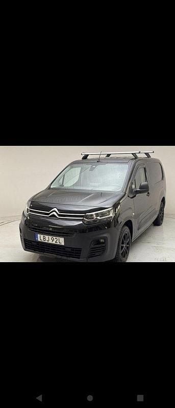 Svart Begagnad 2020 Citroën Berlingo Minibuss | 135 000 kr (Marknadspris) - Bild 1/4