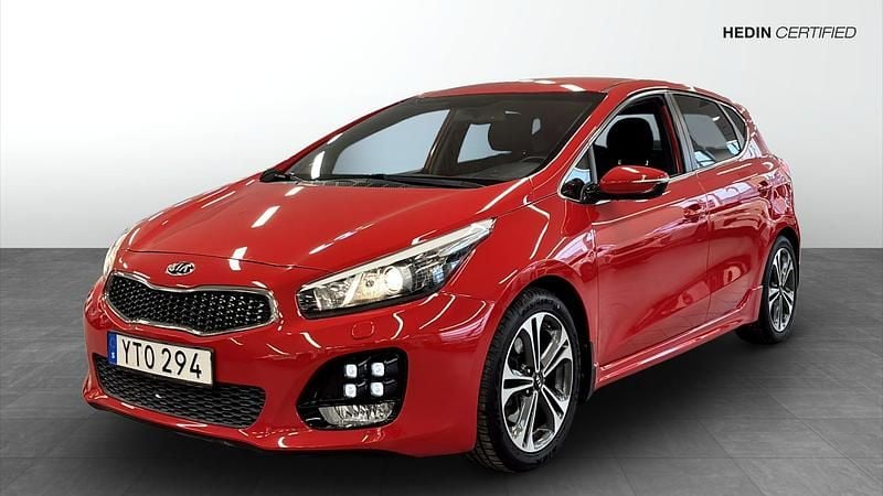 Röd Begagnad 2017 Kia Ceed Halvkombi | 149 900 kr (Dyr) - Bild 1/4