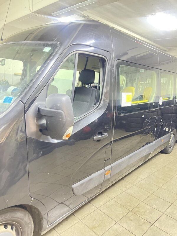Svart Begagnad 2017 Opel Movano Van | 39 900 kr (Marknadspris) - Bild 1/4