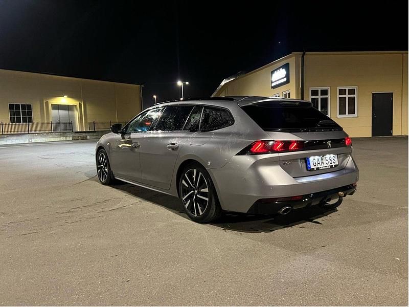 Grå Begagnad 2019 Peugeot 508 Kombi | 260 000 kr (Dyr) - Bild 1/4