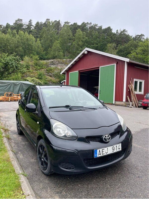 Svart Begagnad 2007 Toyota Aygo Halvkombi | 30 000 kr (Marknadspris) - Bild 1/4
