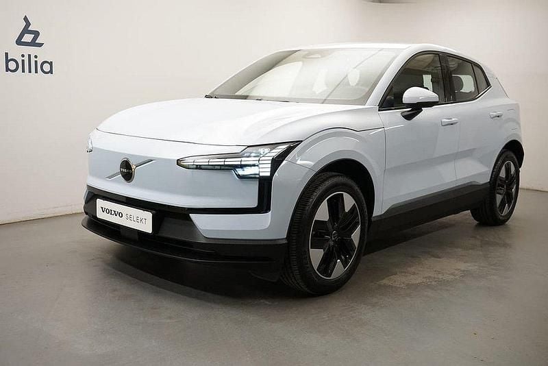 Ljusblå Begagnad 2024 Volvo EX30 Core SUV | 329 900 kr - Bild 1/3
