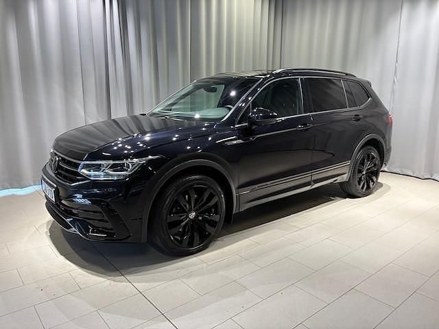 Begagnad 2022 VW Tiguan Allspace R-line SUV | 409 900 kr (Marknadspris) - Bild 1/4