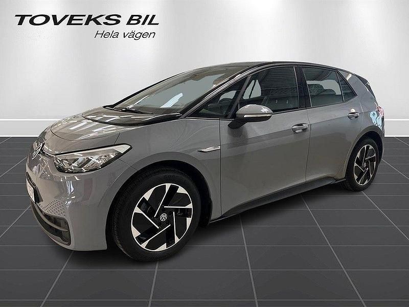 Grå (moonstone grey) Begagnad 2022 VW ID.3 Pro Performance Halvkombi | 279 900 kr (Marknadspris) - Bild 1/4