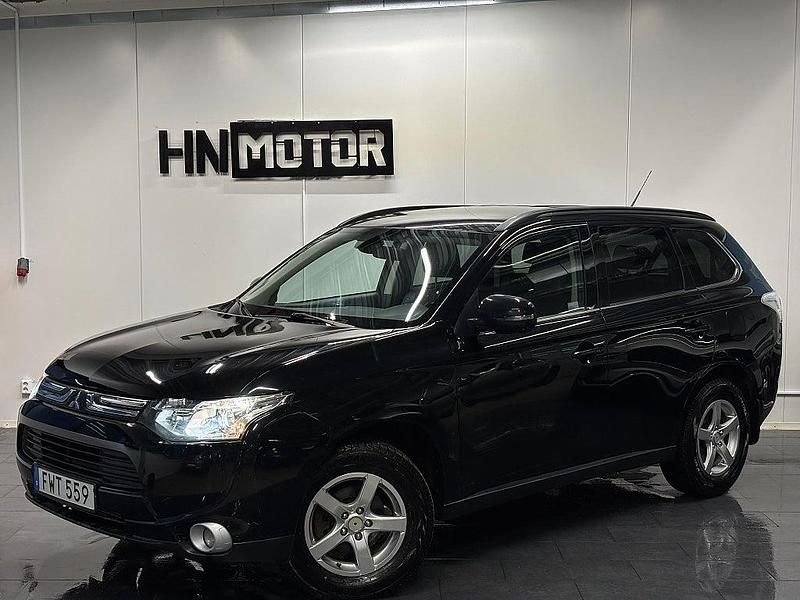 Begagnad Mitsubishi Outlander 150 HK (110 kW) 2013 Svart SUV
