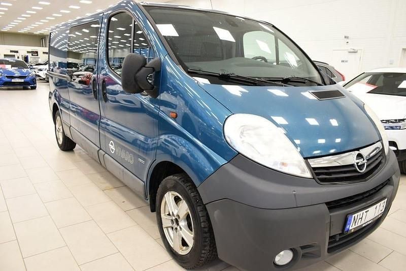 Begagnad Opel Vivaro 114 HK (83 kW) 2013 Blåmetallic Minibuss