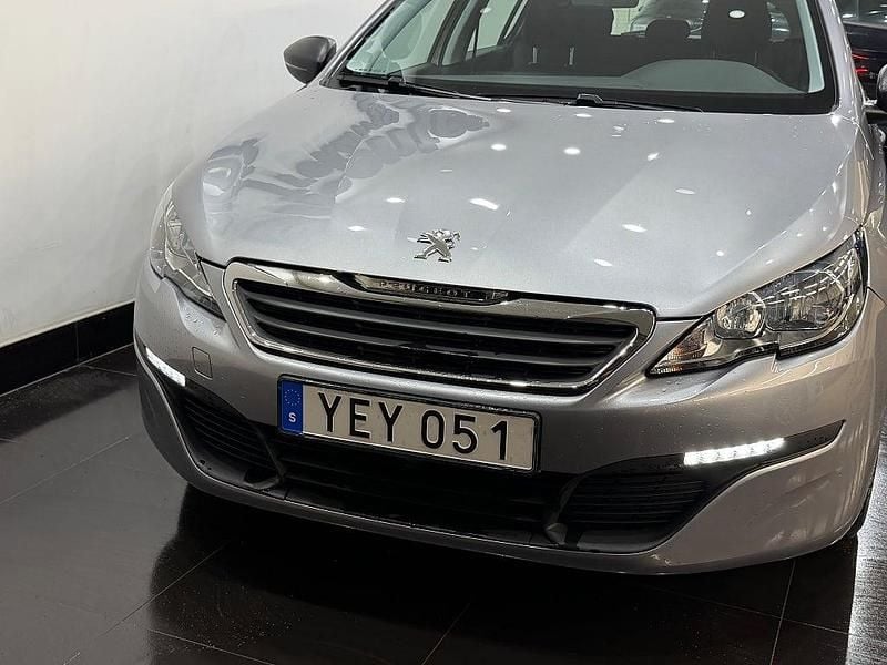 Okänd Begagnad 2016 Peugeot 308 Access Halvkombi | 109 900 kr (Marknadspris) - Bild 1/4