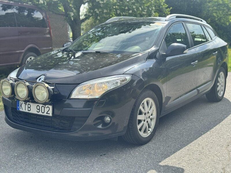 Svart Begagnad 2010 Renault Mégane GrandTour Kombi | 50 000 kr (Marknadspris) - Bild 1/4