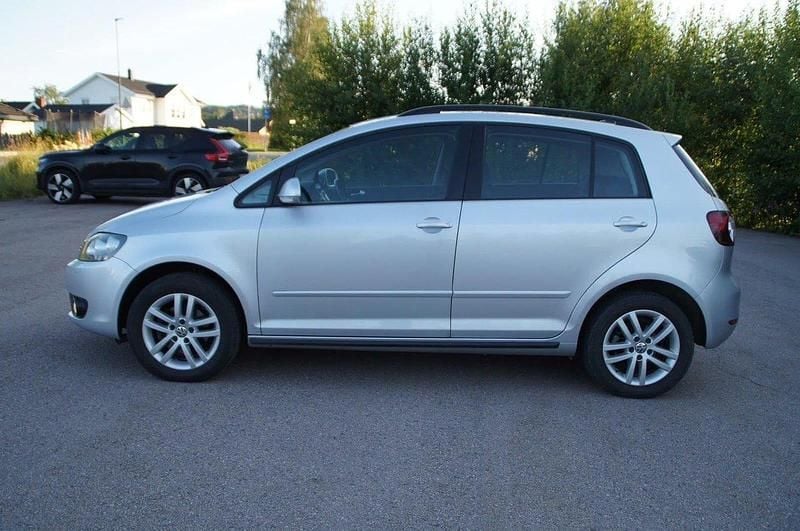 Silver Begagnad 2013 VW Golf VII Halvkombi | 37 500 kr - Bild 1/4