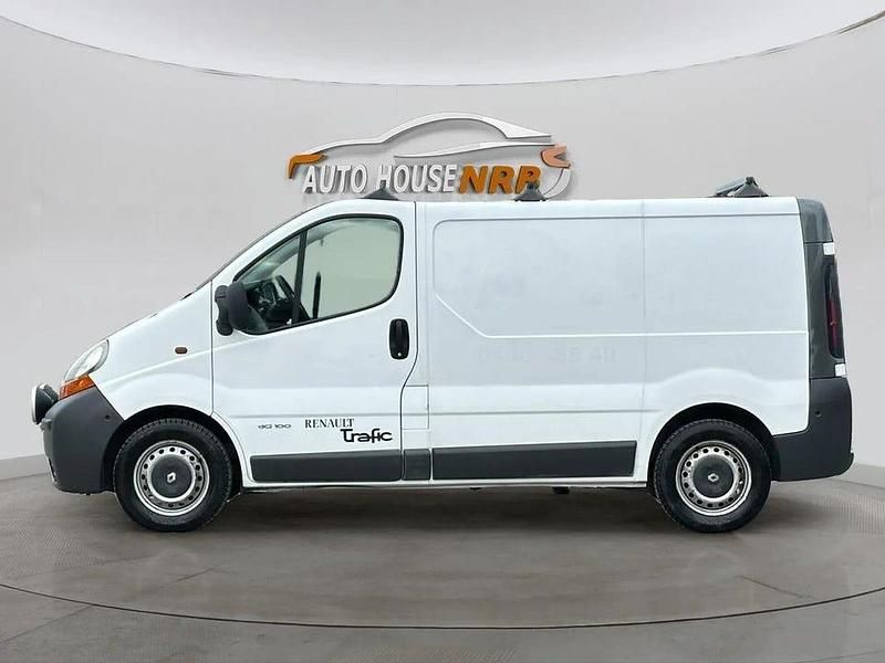 Vit Begagnad 2006 Renault Trafic Minibuss | 44 500 kr (Bra pris) - Bild 1/4