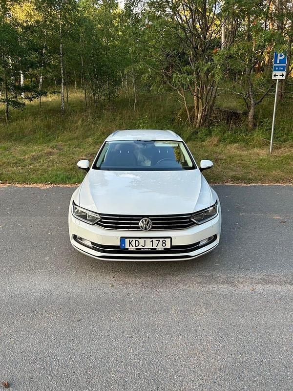 Begagnad 2016 VW Passat Kombi | 99 900 kr (Marknadspris) - Bild 1/4