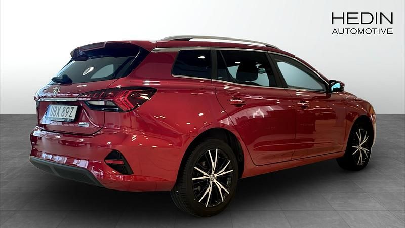 Begagnad MG MG5 EV Luxury 135 kW (184 HK) 2022 Röd Kombi