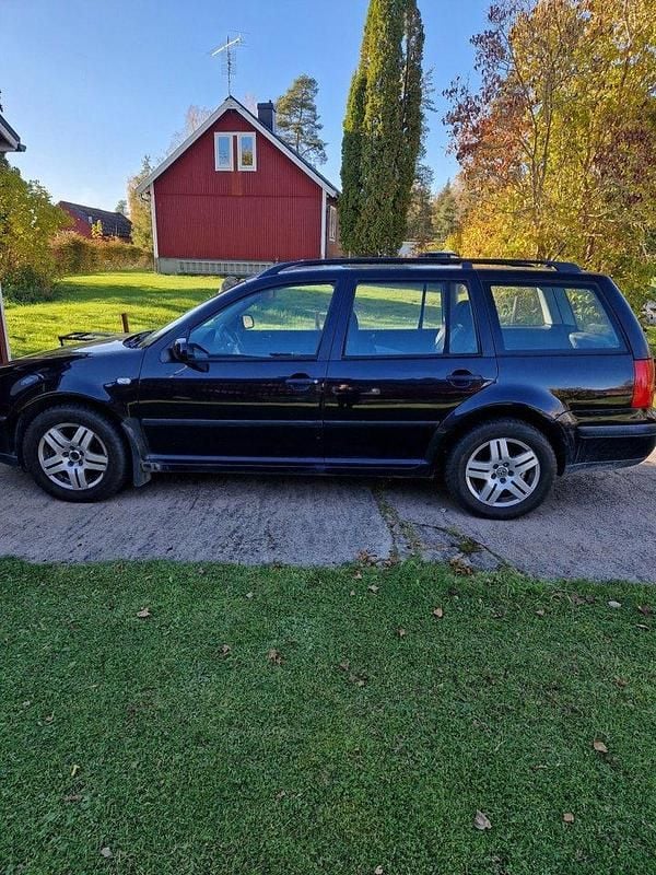 Svart Begagnad 2003 VW Golf IV Basis Kombi | 24 000 kr (Marknadspris) - Bild 1/1
