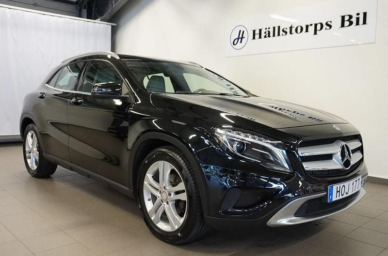 Svart Begagnad 2015 Mercedes GLA200 SUV | 149 900 kr (Bra pris) - Bild 1/4